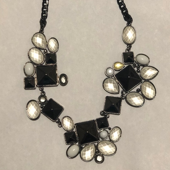Avon Modern Art Necklace - Picture 1 of 2